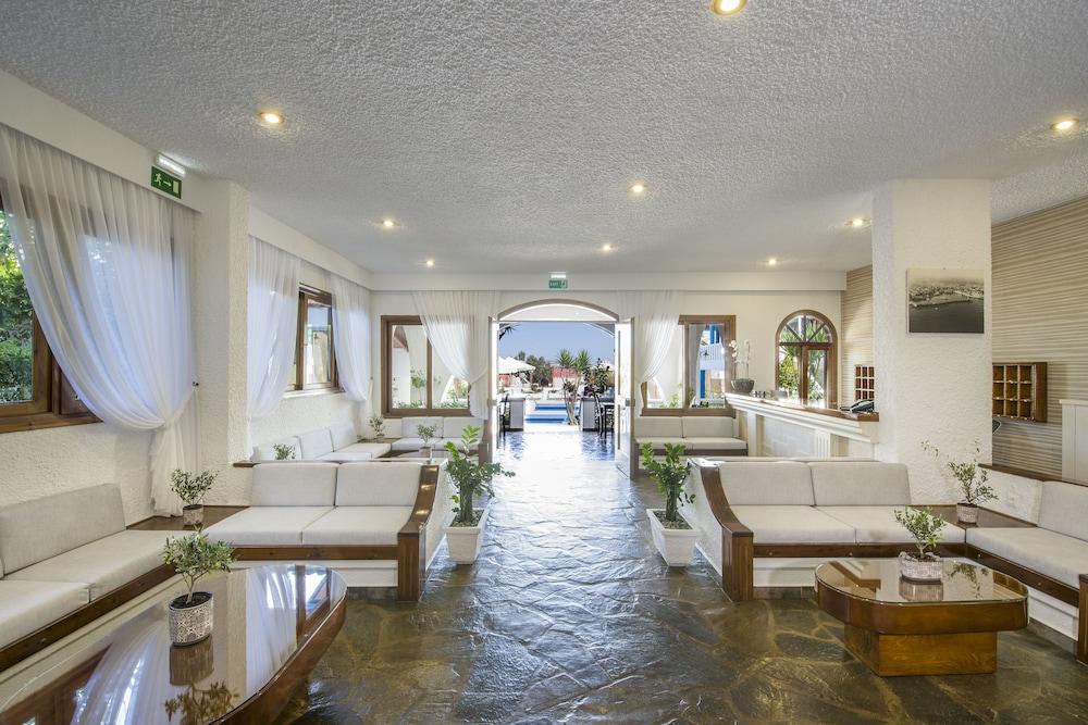 Skala Apartments Aγία Μαρίνα Εξωτερικό φωτογραφία